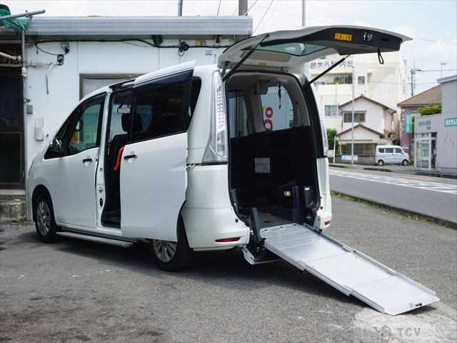2014 Nissan Serena