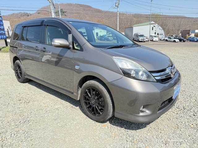 2013 Toyota Isis