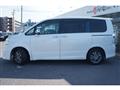 2013 Toyota Voxy