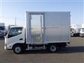 2025 Hino Dutro
