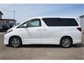2013 Toyota Alphard Hybrid