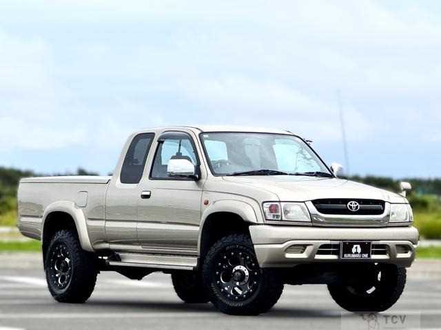 2004 Toyota Hilux