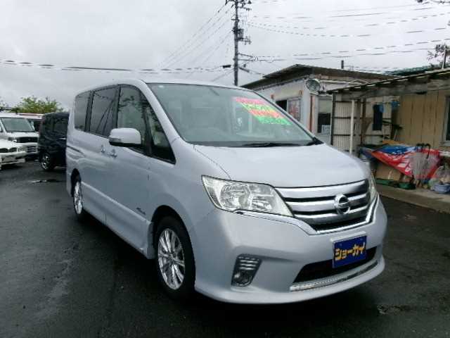 Nissan Serena 2013 photo 2