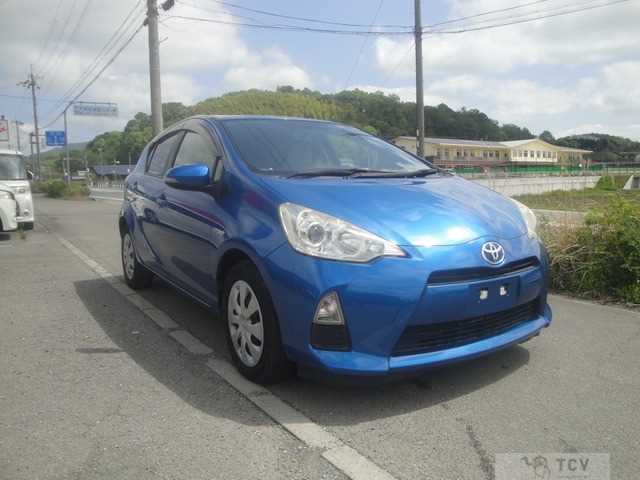 2013 Toyota AQUA