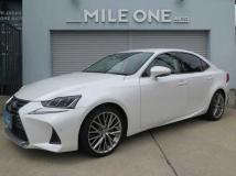 2017 Lexus IS