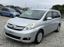 2013 Toyota Isis