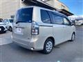 2011 Toyota Voxy