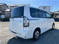 2007 Toyota Voxy