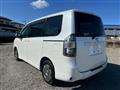 2007 Toyota Voxy