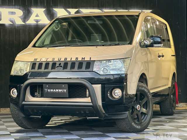 2011 Mitsubishi Delica D5