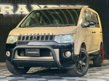 2011 Mitsubishi Delica D5