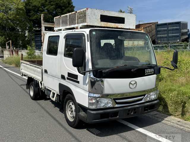 2003 Mazda Titan Dash