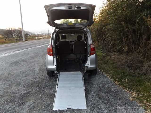 2006 Toyota Ractis