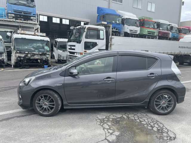 2013 Toyota AQUA