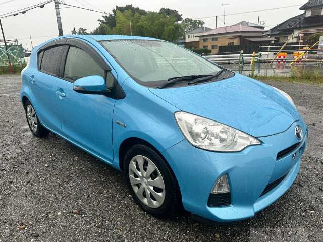 2013 Toyota AQUA