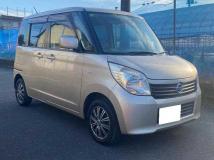 2010 Nissan ROOX