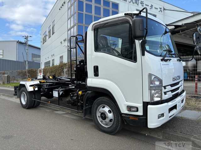 2017 Isuzu Isuzu Others