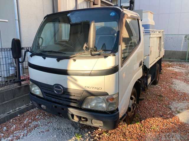 2009 Hino Dutro