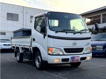 2004 Toyota Dyna Truck