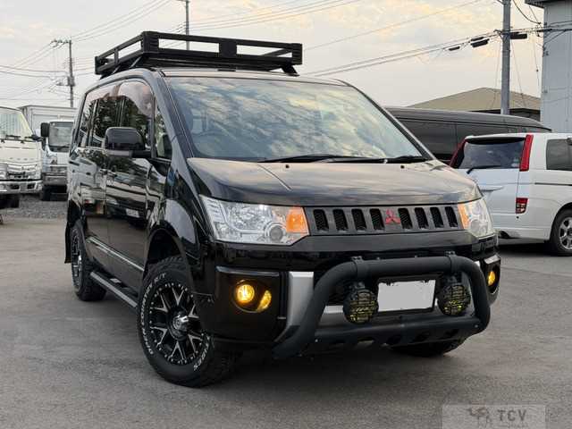 2014 Mitsubishi Delica D5