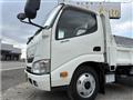 2014 Hino Dutro