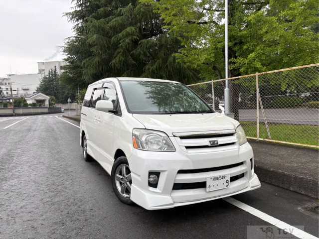 2006 Toyota Noah