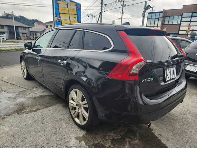 Volvo V60 2024 photo 2