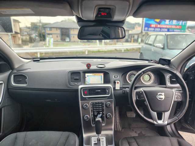 Volvo V60 2024 photo 3