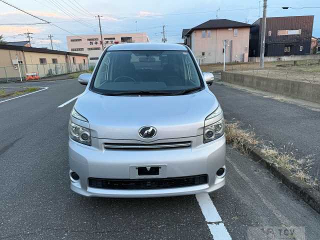 2009 Toyota Voxy