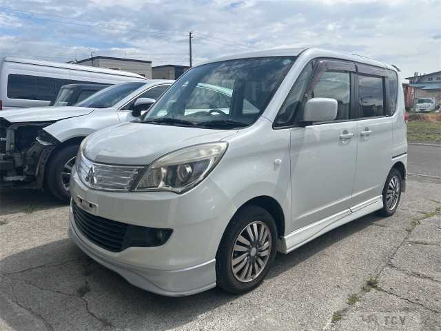 2011 Mitsubishi Delica