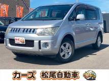 2011 Mitsubishi Delica D5