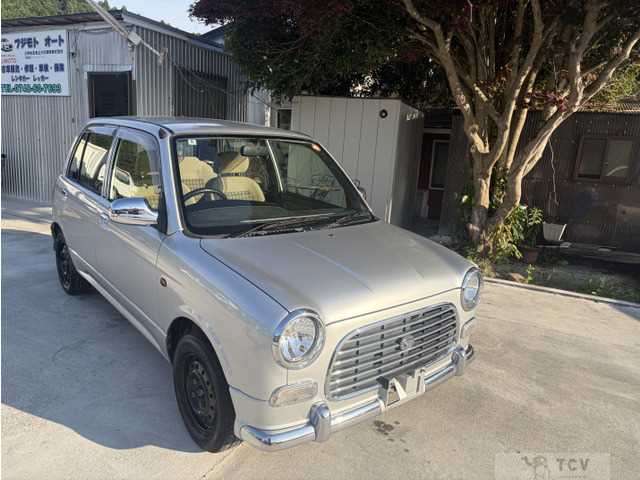 2002 Daihatsu Miragino