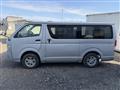 2005 Toyota Regiusace Van
