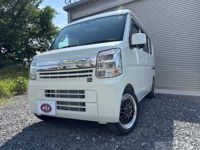 2025 Suzuki Every