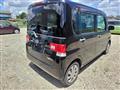 2011 Daihatsu Tanto