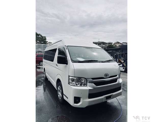 2022 Toyota Hiace Commuter