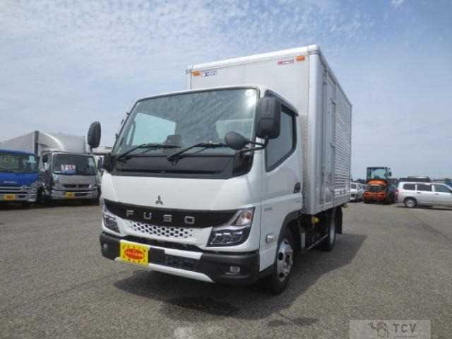 2025 Mitsubishi Canter