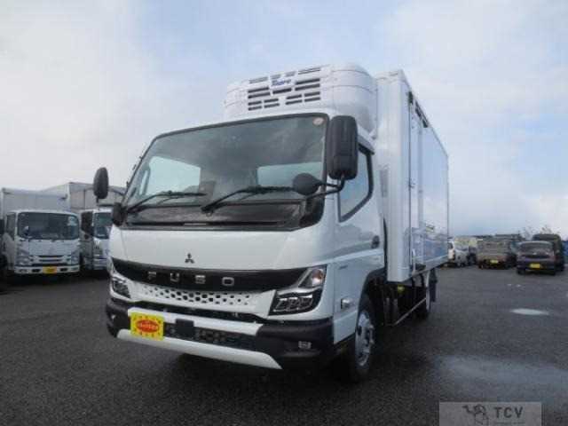 2025 Mitsubishi Canter