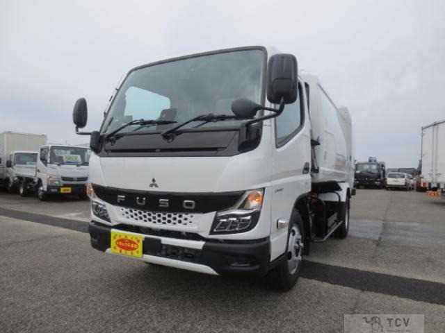 2025 Mitsubishi Canter