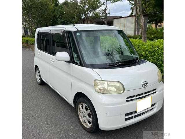 2011 Daihatsu Tanto