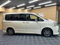 2013 Toyota Voxy