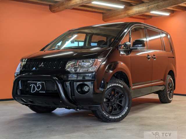 2016 Mitsubishi Delica D5
