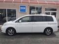2005 Toyota Isis