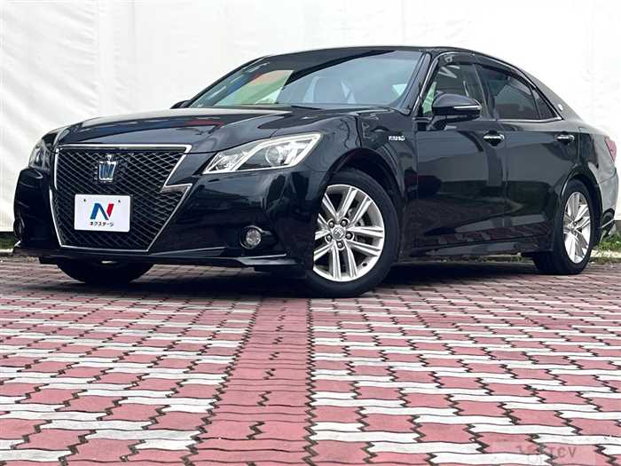 2013 Toyota Crown Hybrid