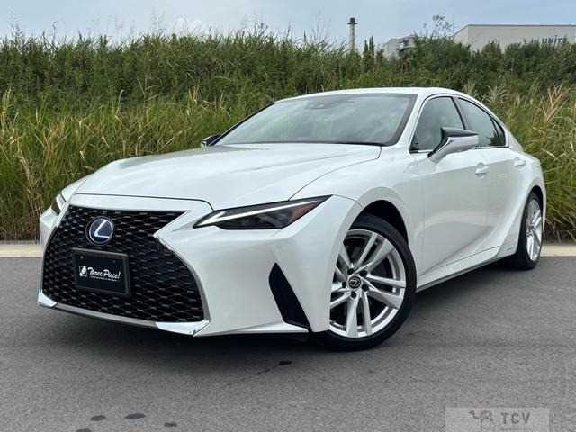 2021 Lexus IS