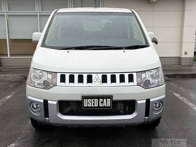 2013 Mitsubishi Delica D5