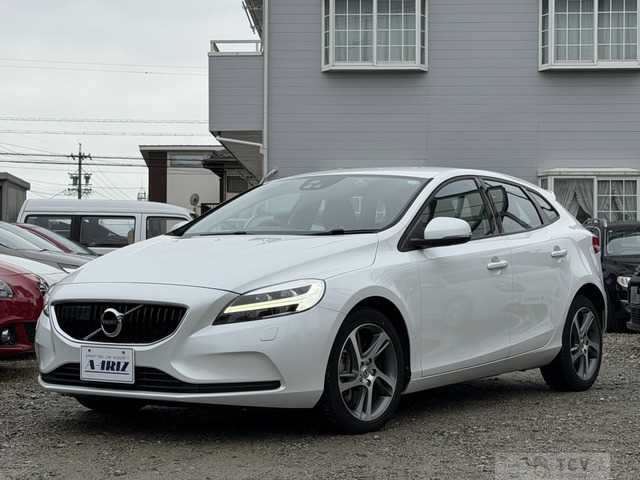 2017 Volvo V40