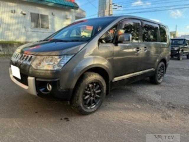 2015 Mitsubishi Delica D5