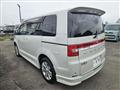 2007 Mitsubishi Delica D5