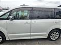 2007 Mitsubishi Delica D5